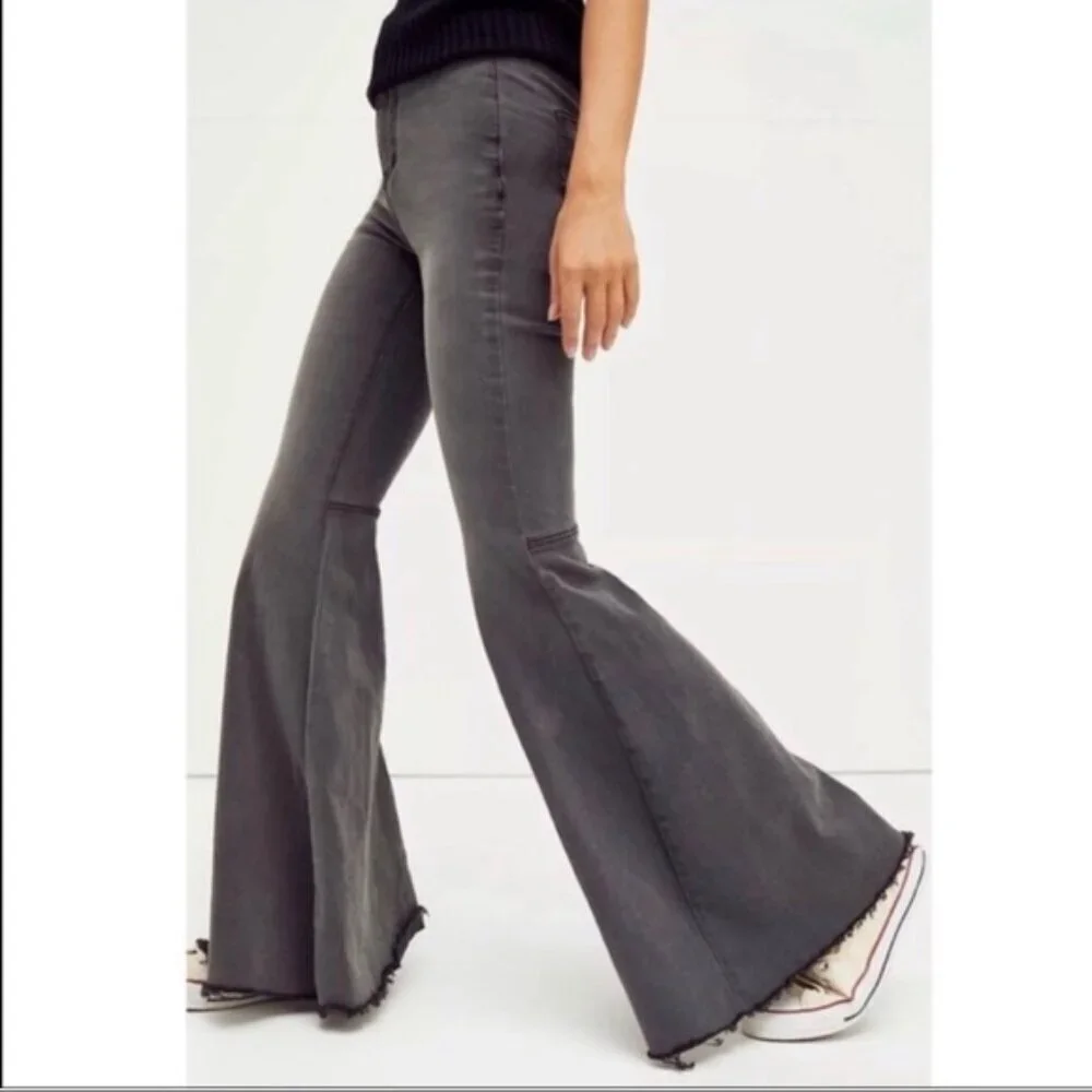 Free People 'We the Free' Just Float On black flare jeans 29 stretch - Picture 1 of 9